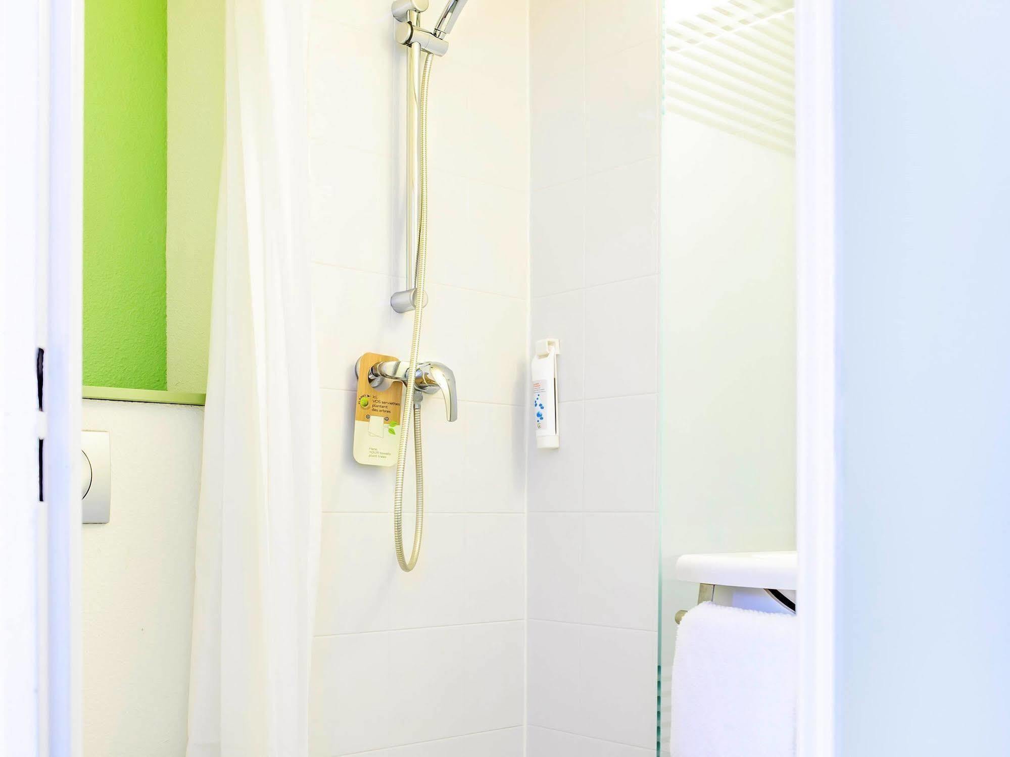 ibis budget Valenciennes Petite-Forêt Petite Forêt Exterior foto